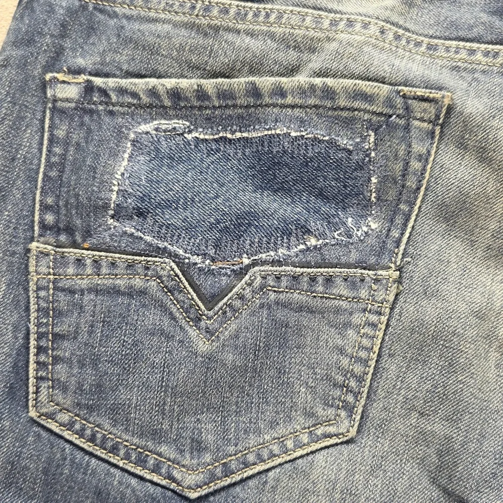 Diesel Jeans Mens 32x30 Blue Larkee Regular Straight Button Fly Distressed 008XR